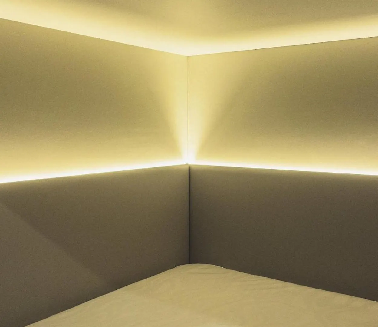 Hostal Superlativo Trinidad Malaga Capsule hotel
